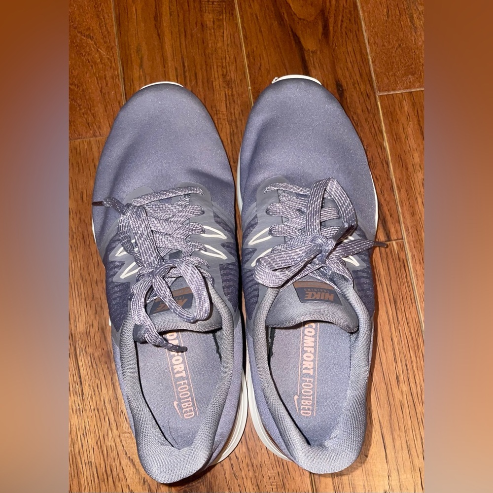 Nike Womens In Season TR 8 AMP AA7774-002 Gray Running Shoes
Sneakers Size 9
